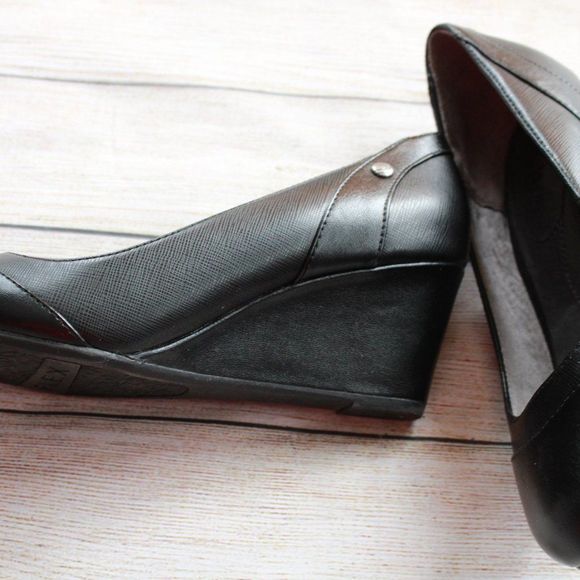 Brand New Life Stride Wedges - Picture 6 of 7